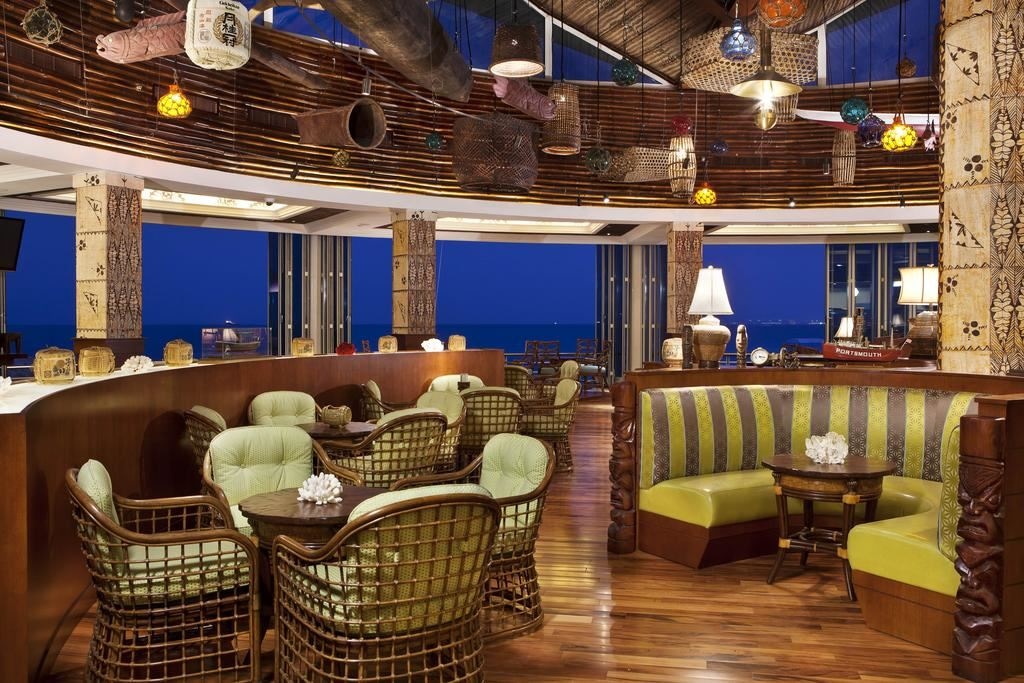 restaurants-pool-bar