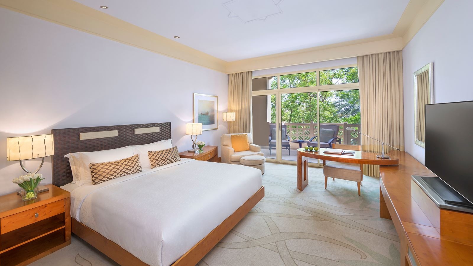 rooms-grand-sea-view-room