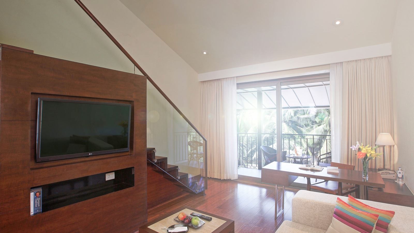 rooms-elegance-suites-with-bath-tub