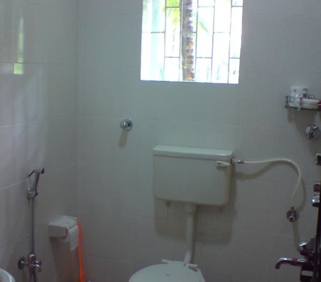 rooms-deluxe-ac-room