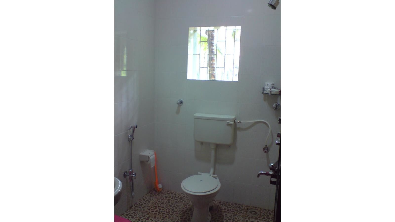 rooms-deluxe-ac-room