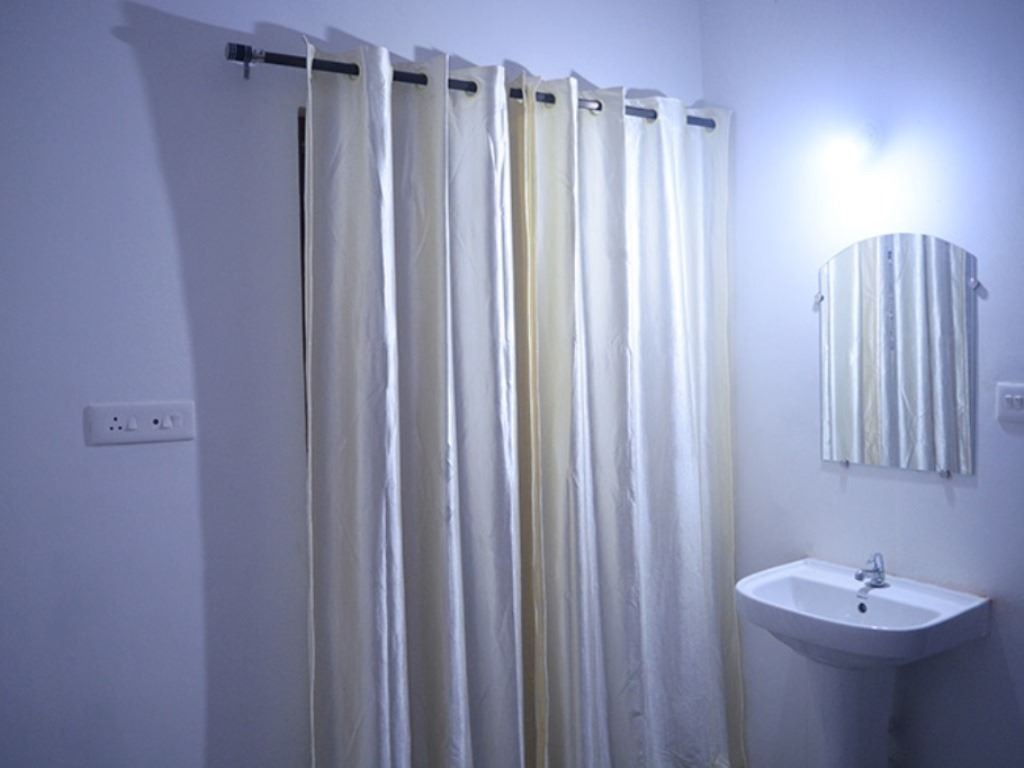 rooms-standard-ac-with-balcony