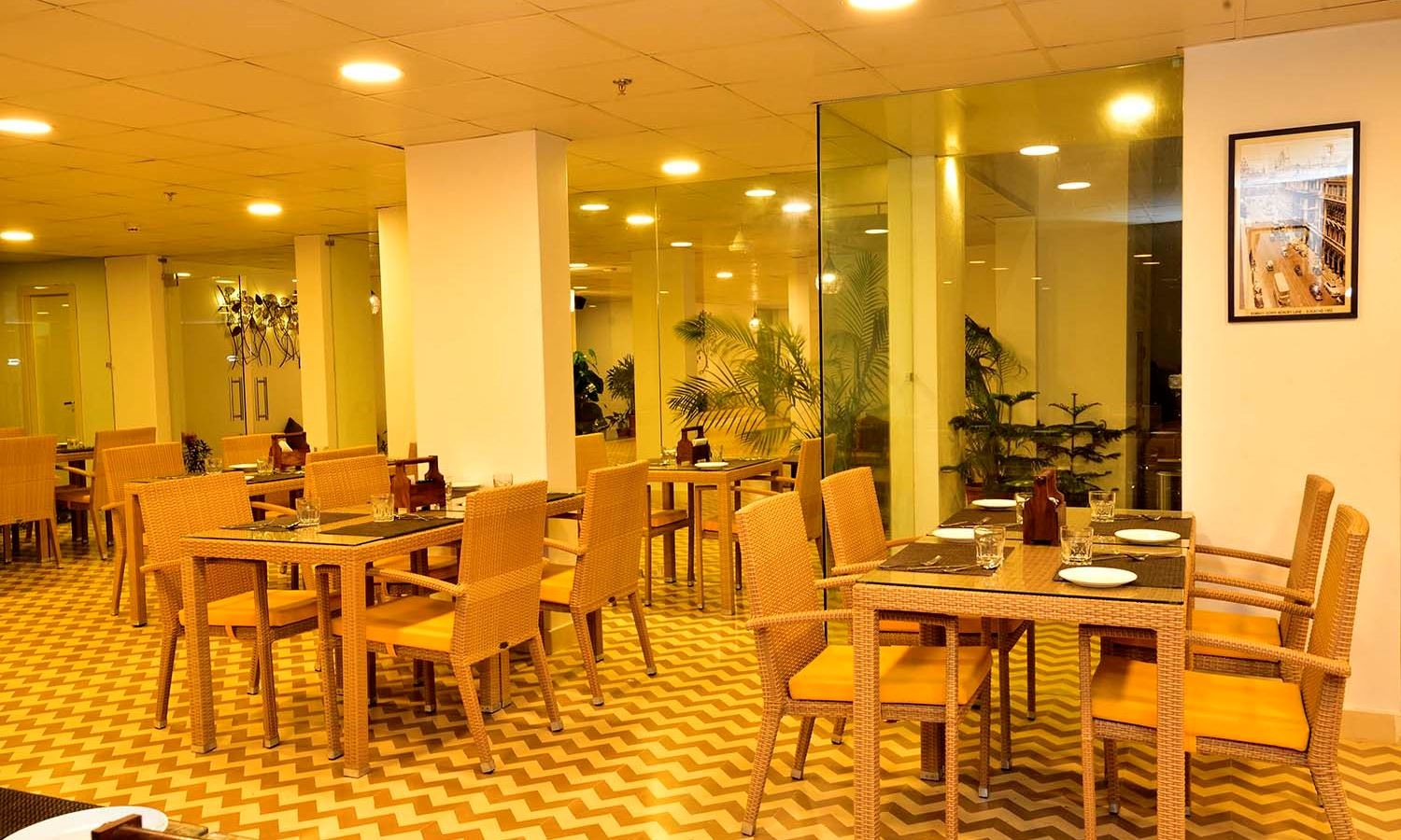 restaurants-bollywood-cafe