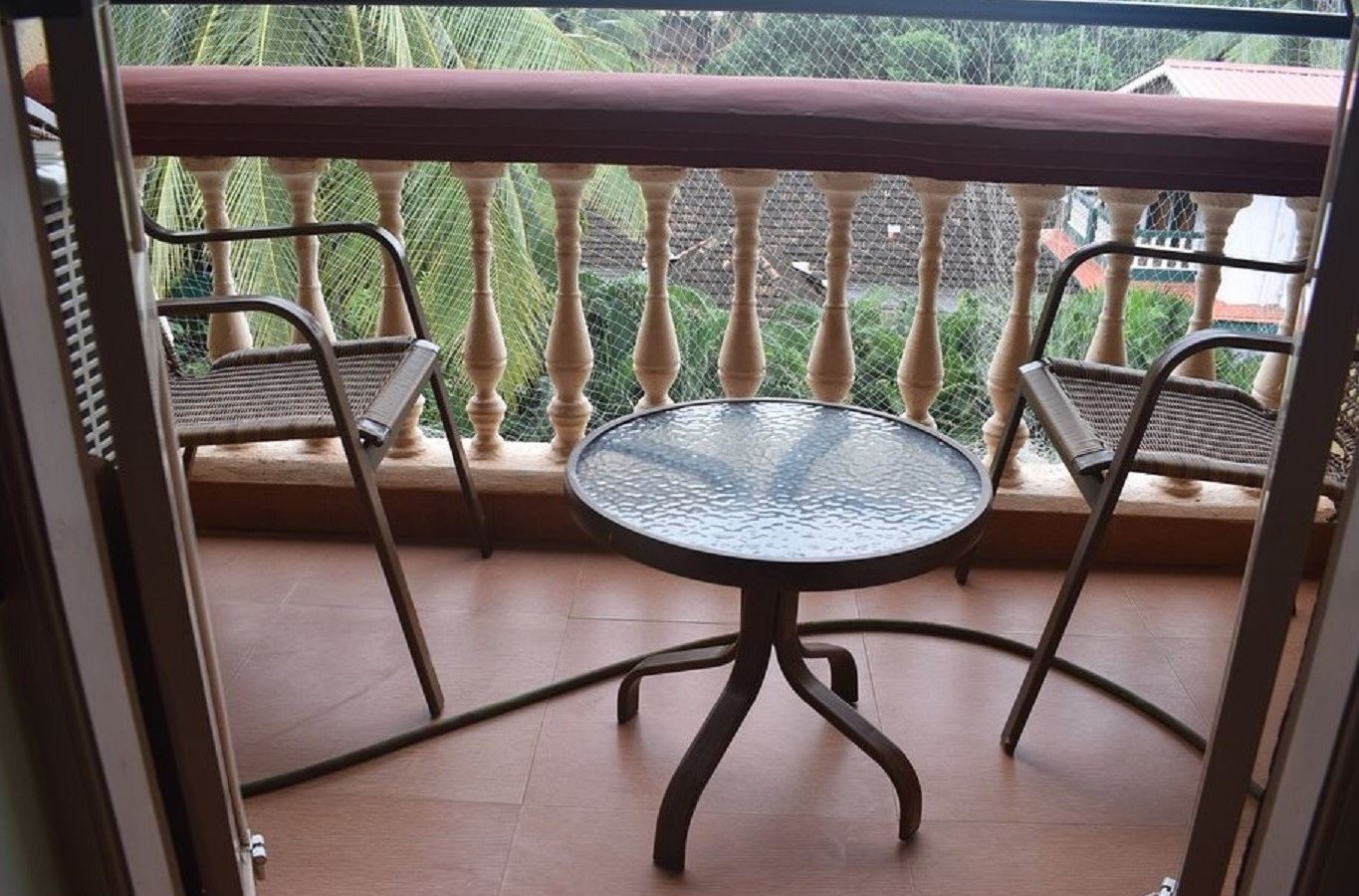 rooms-deluxe-pool-view