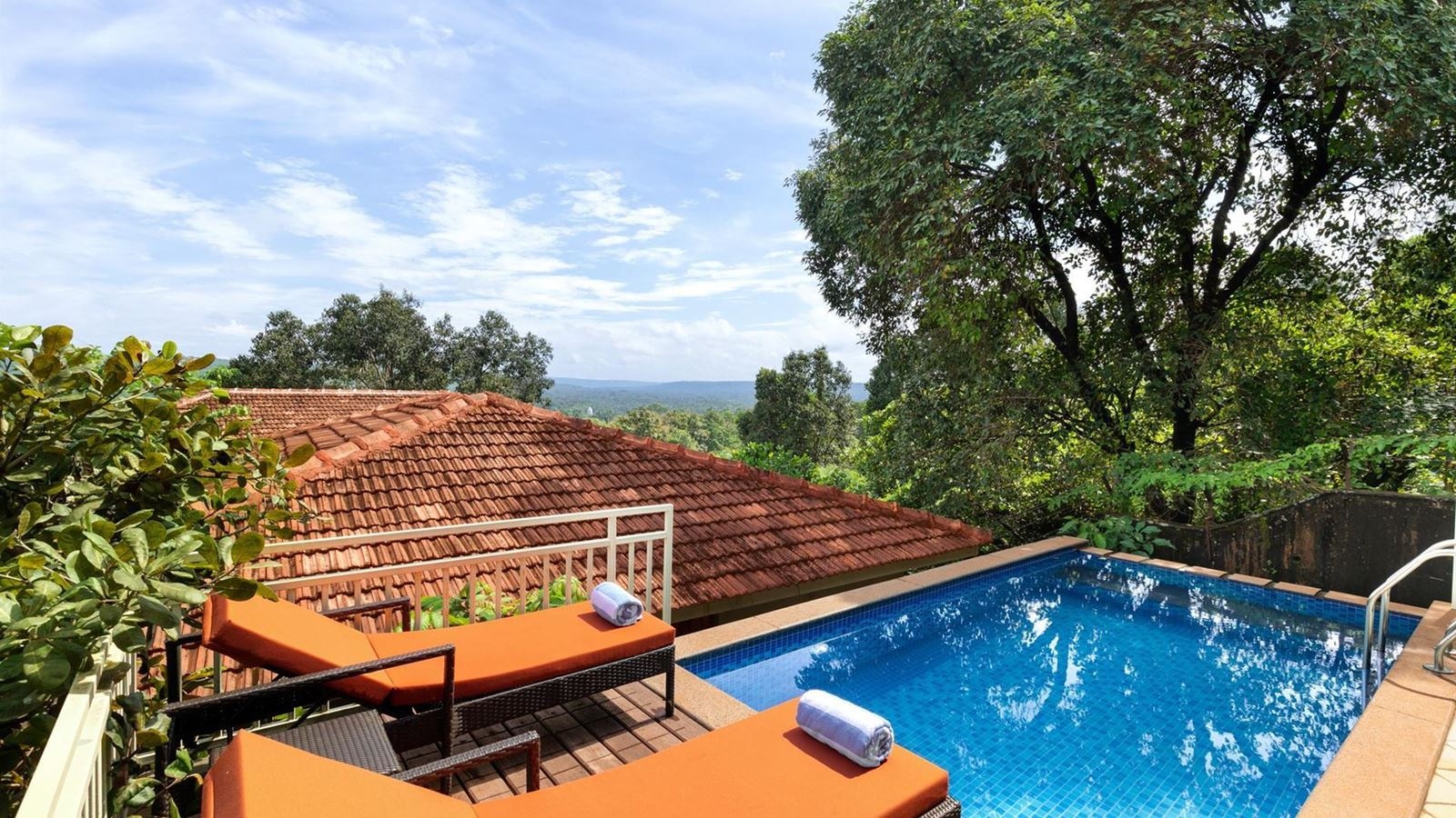 rooms-presidential-suite-with-infinity-pool