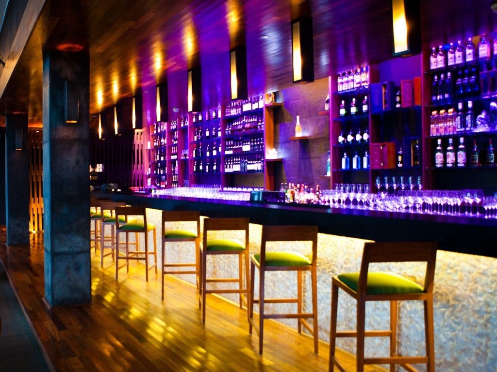 bars-edge-bar-and-lounge