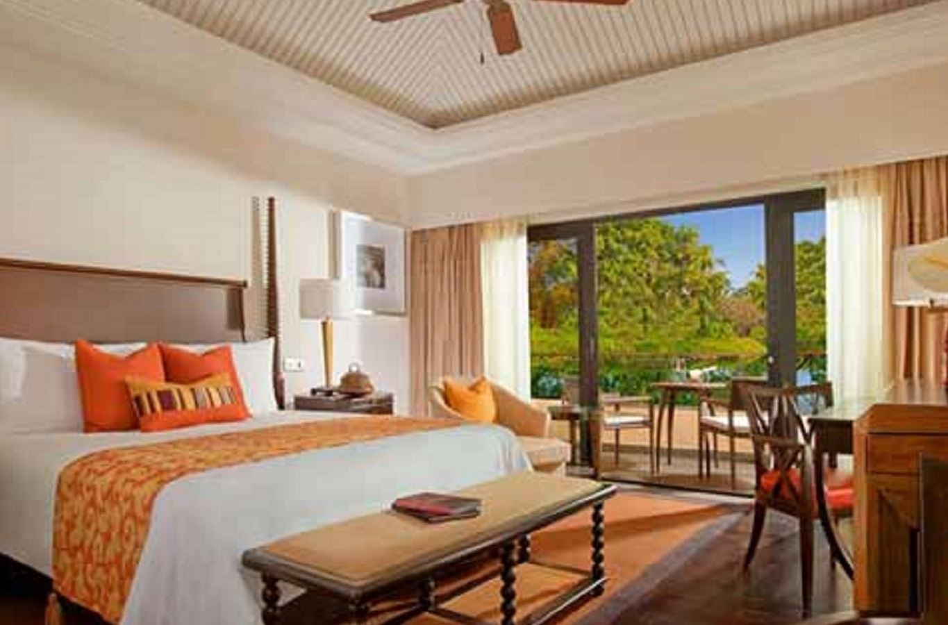 rooms-lagoon-terrace-room