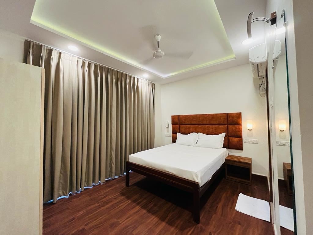 rooms-luxury-room