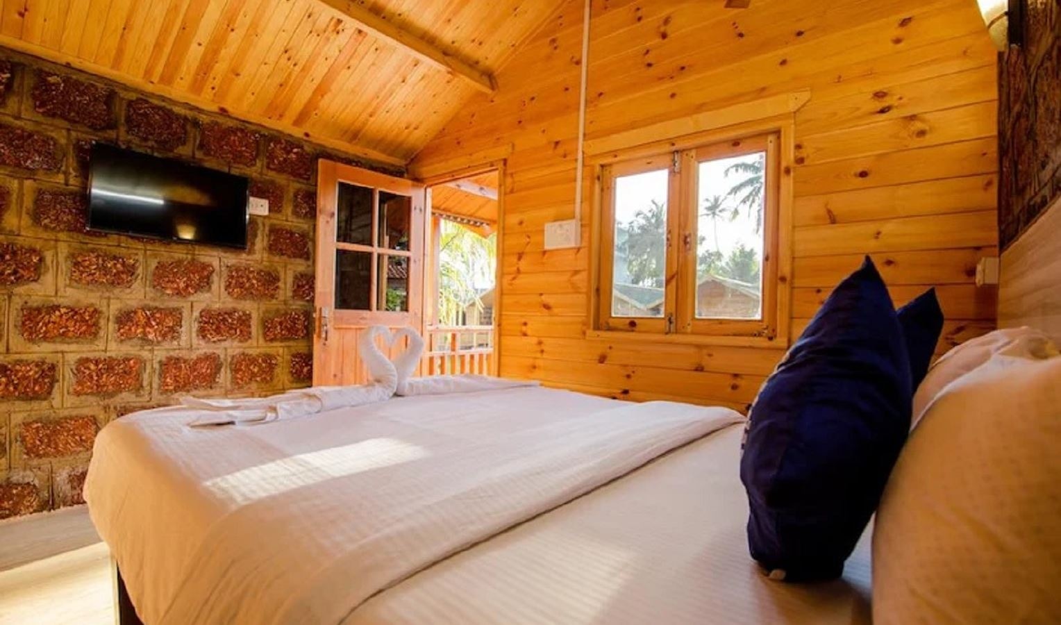 rooms-deluxe-ac-cottage