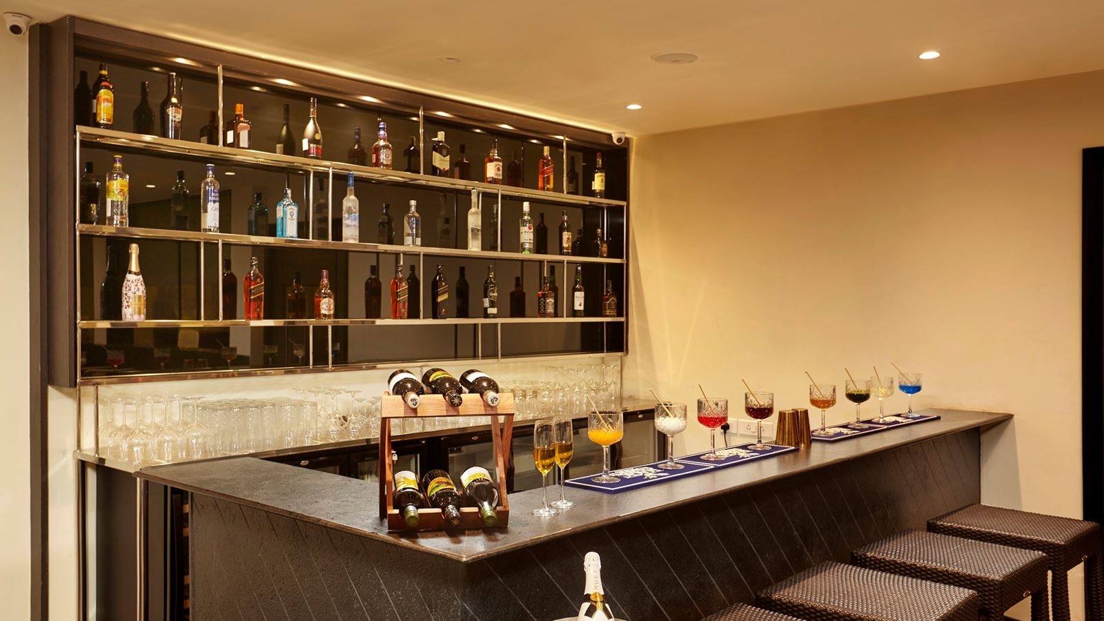 bars-toast-restaurant--bar