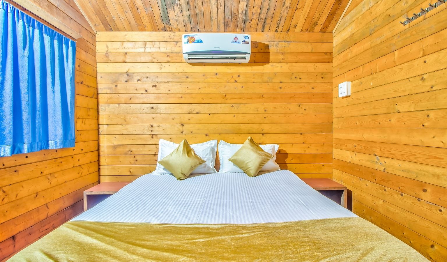 rooms-wooden-cottage-ac