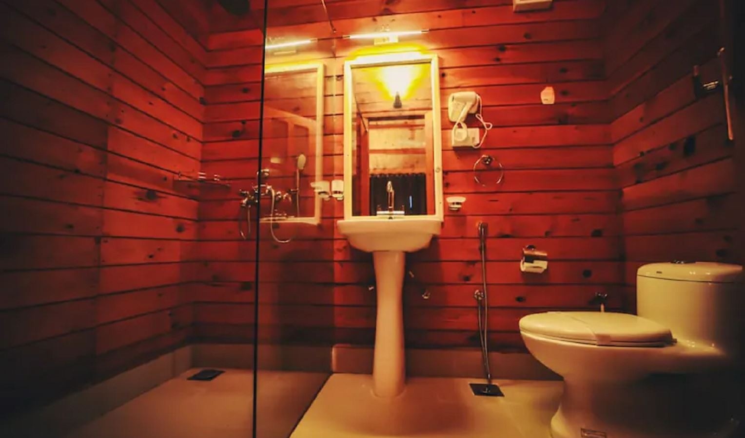 rooms-luxury-wooden-cottage