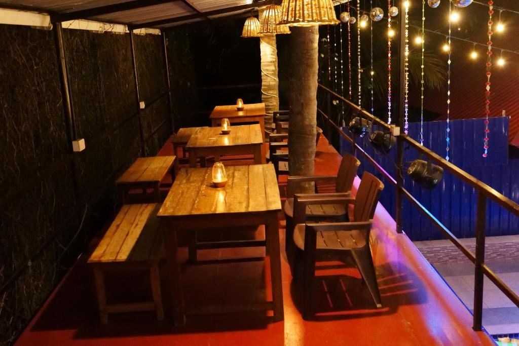 restaurants-restaurants