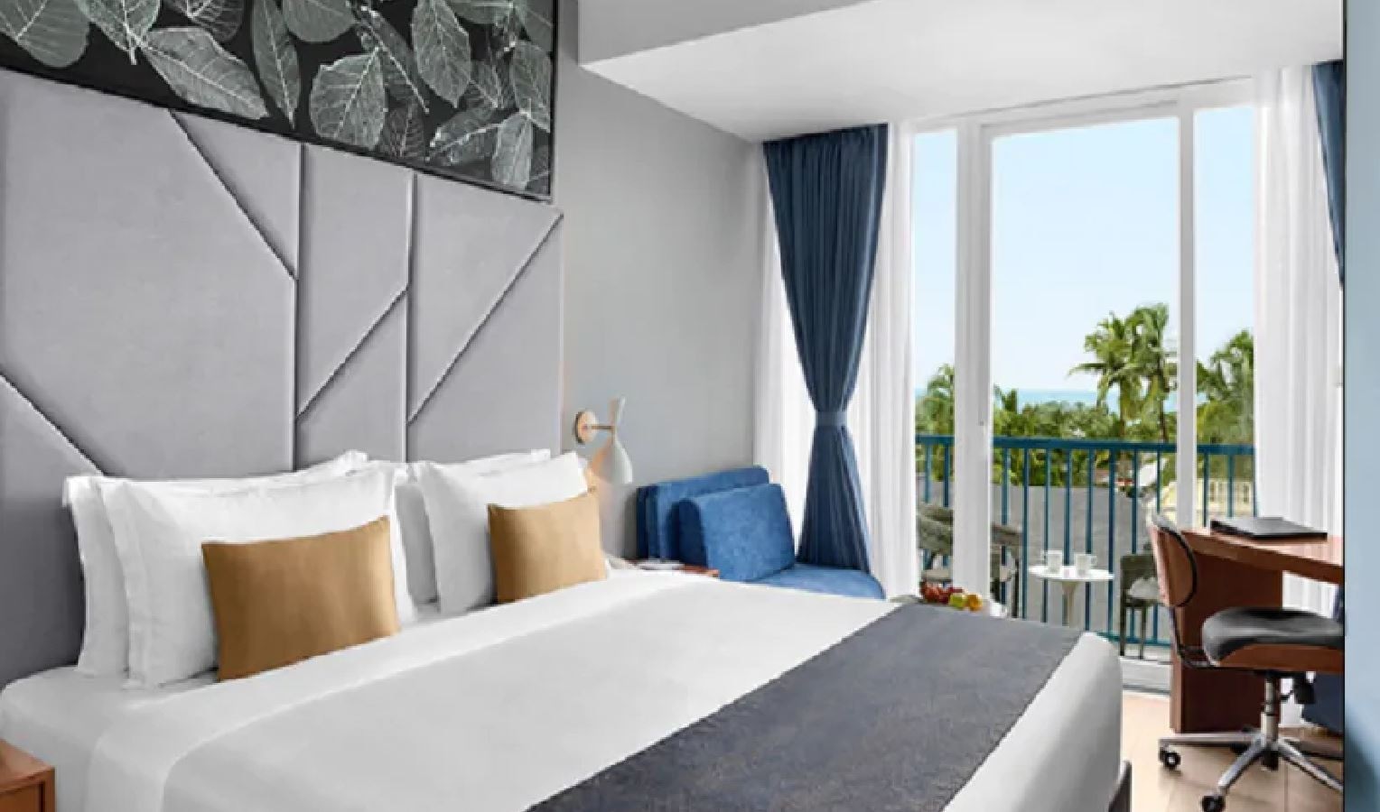 rooms-deluxe-room-with-balcony