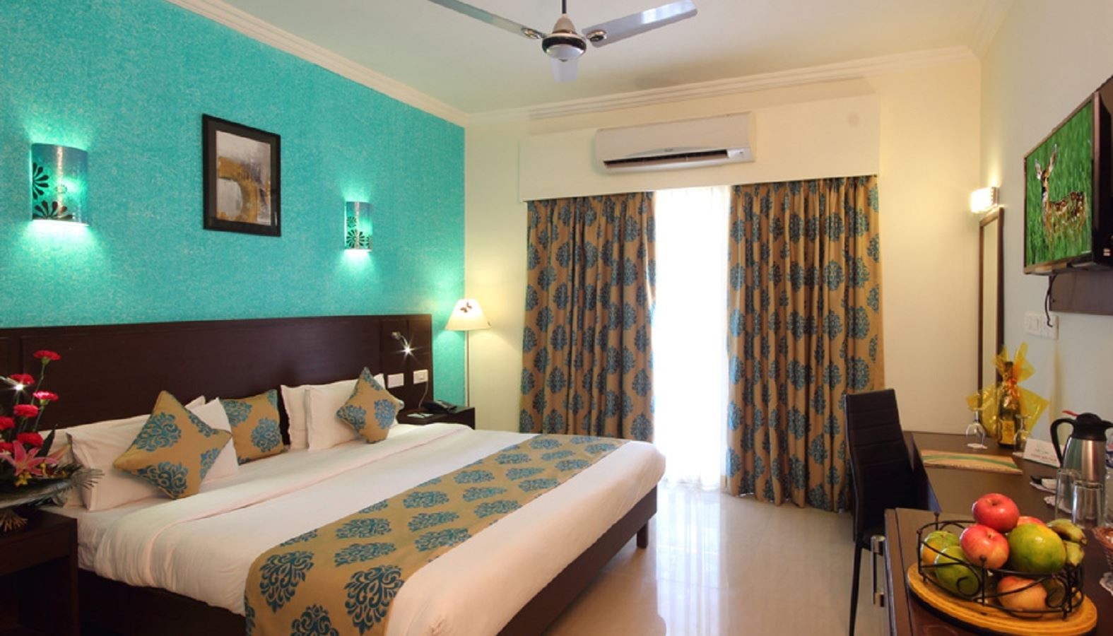 rooms-deluxe-room
