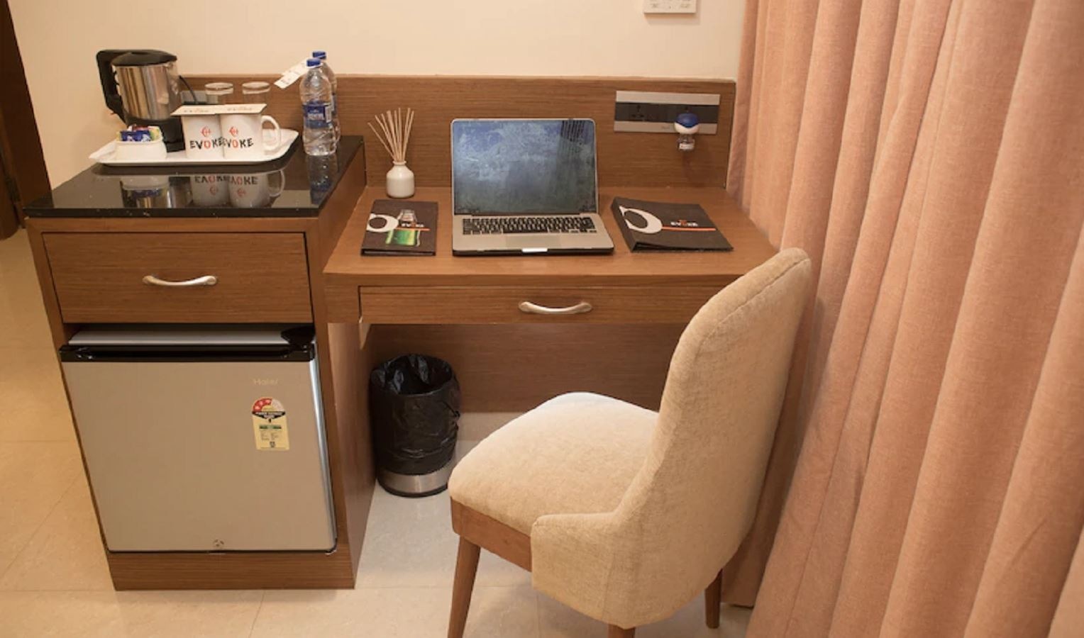rooms-club-room