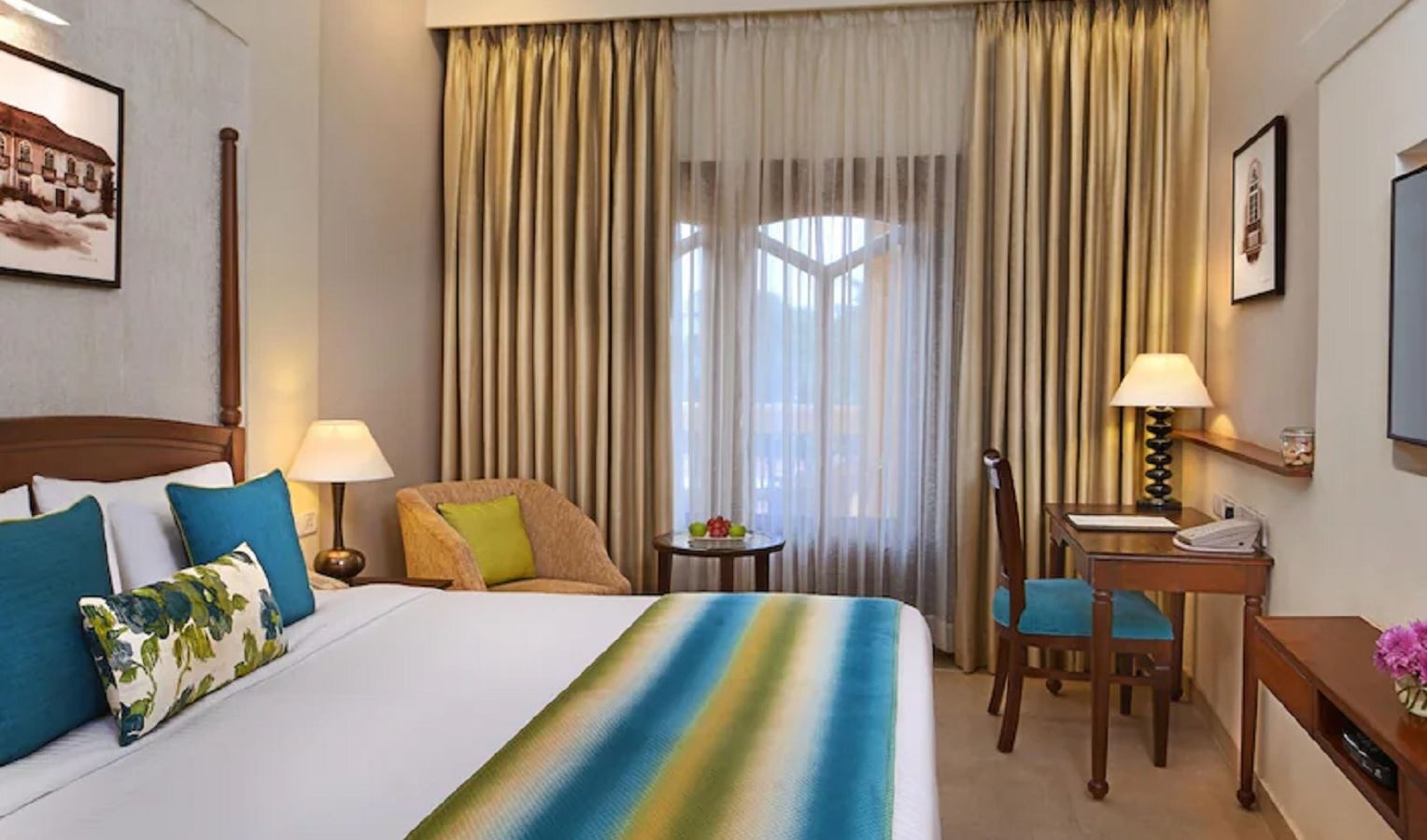 rooms-deluxe-garden-view-room-with-balcony