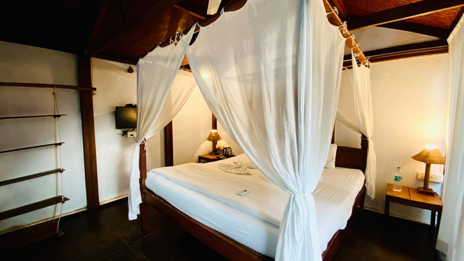 rooms-luxury-cottage-ac-with-garden-view