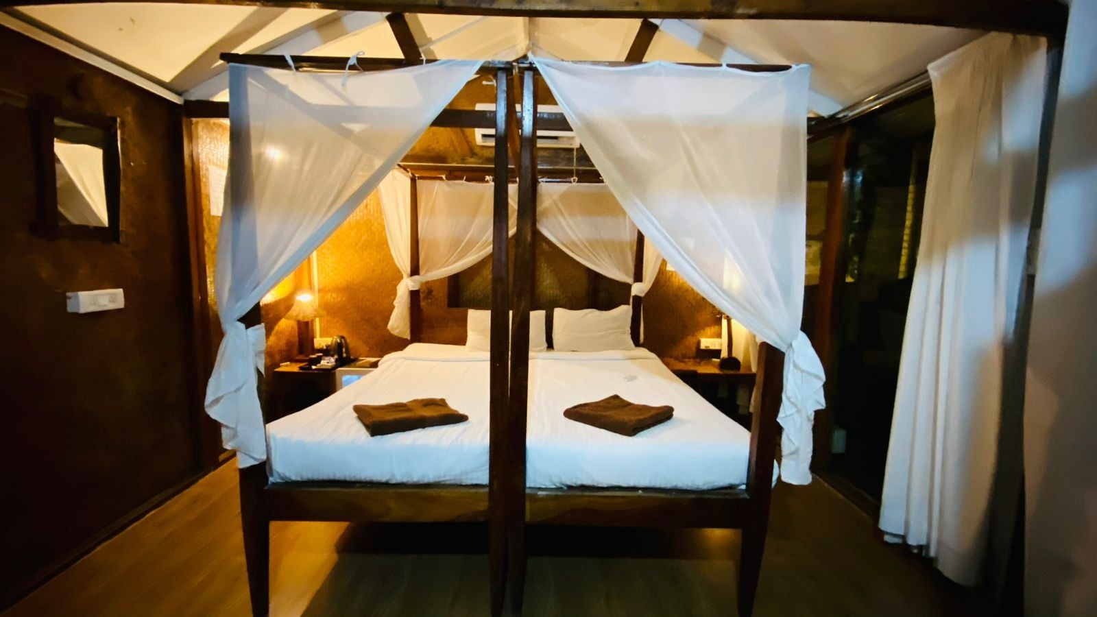 rooms-luxury-beach-close-cottage-ac