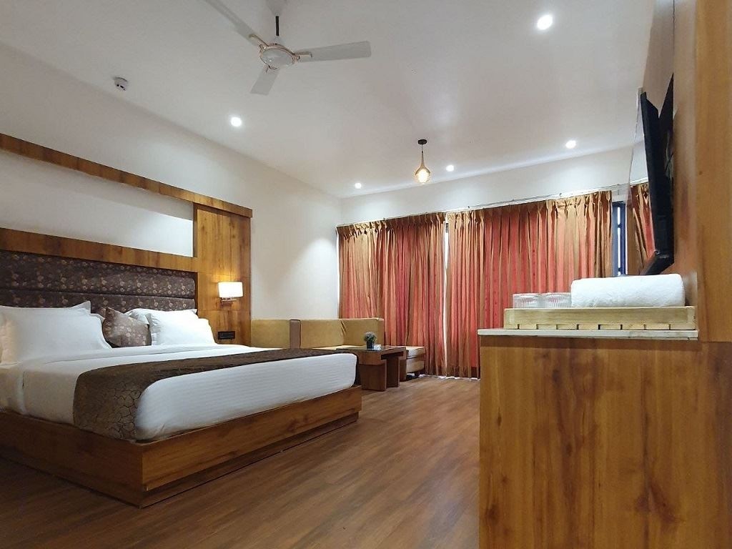 rooms-oralia-pool-view