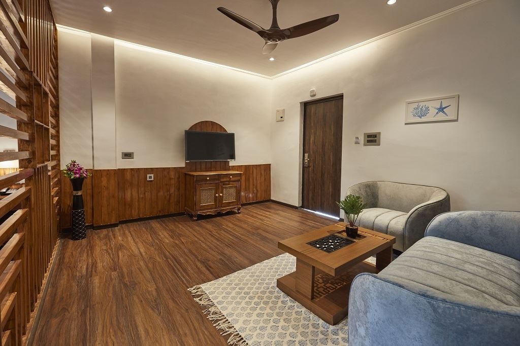 rooms-pool-view-suite