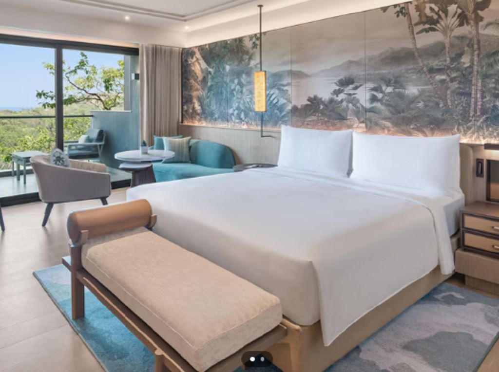 rooms-luxury-coutyard-view-twin-with-balcony