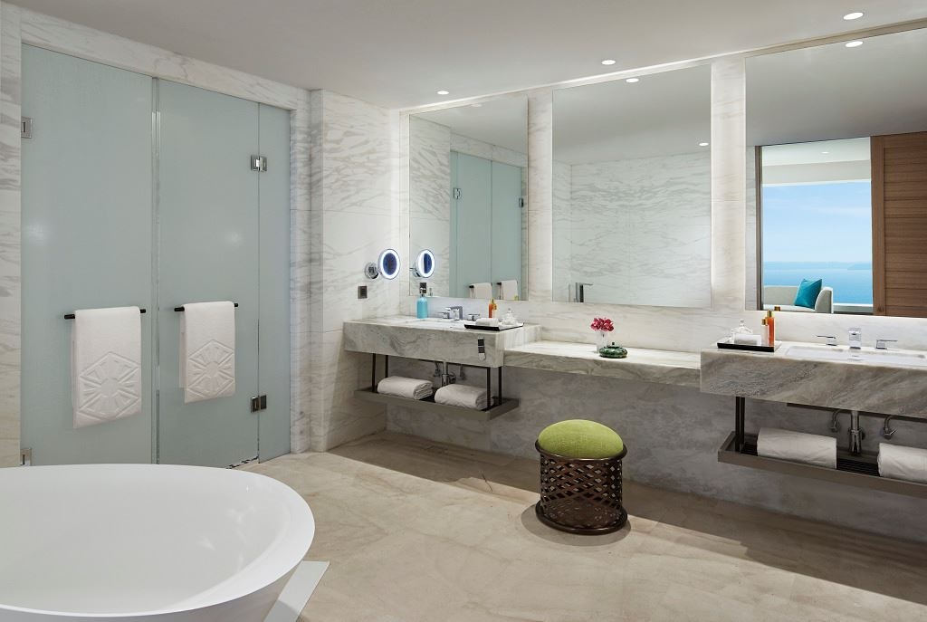 rooms-deluxe-sea-view-room