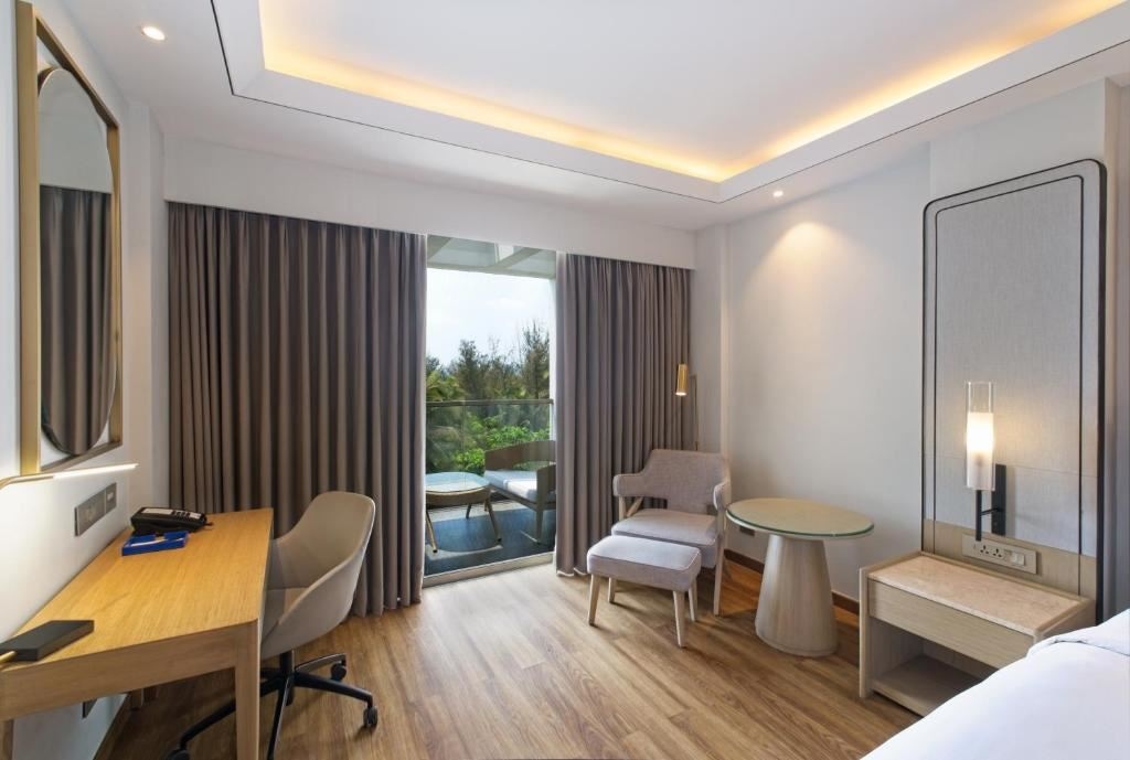 rooms-deluxe-room-with-balcony