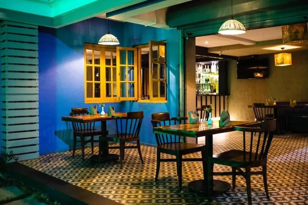 restaurants-restaurants