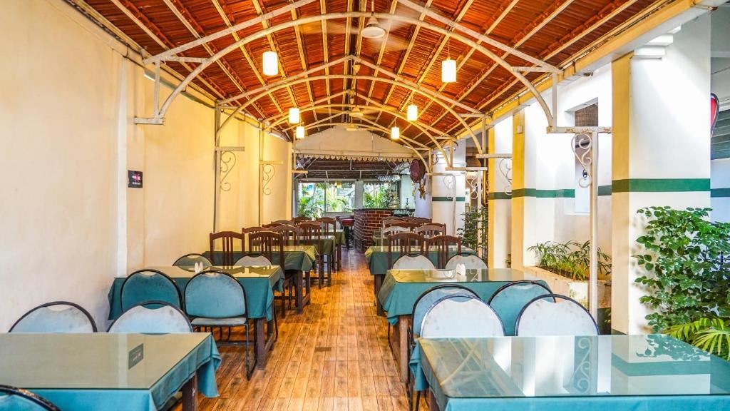 restaurants-restaurants