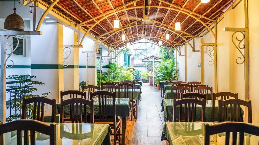 restaurants-restaurants