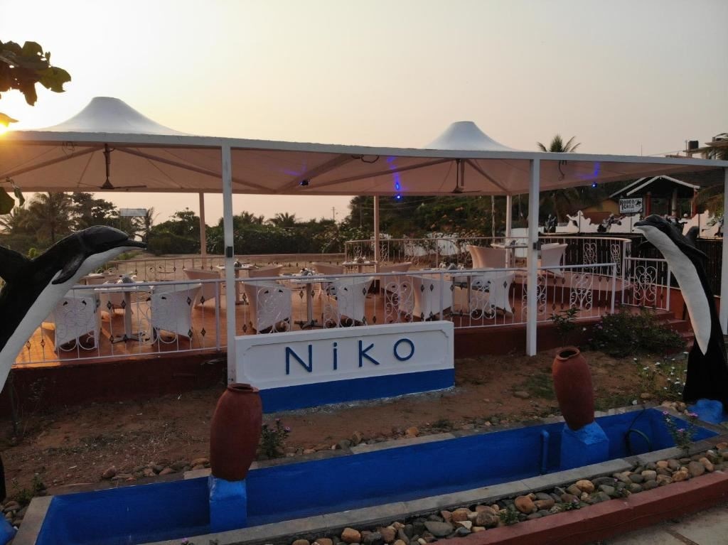 restaurants-restaurants