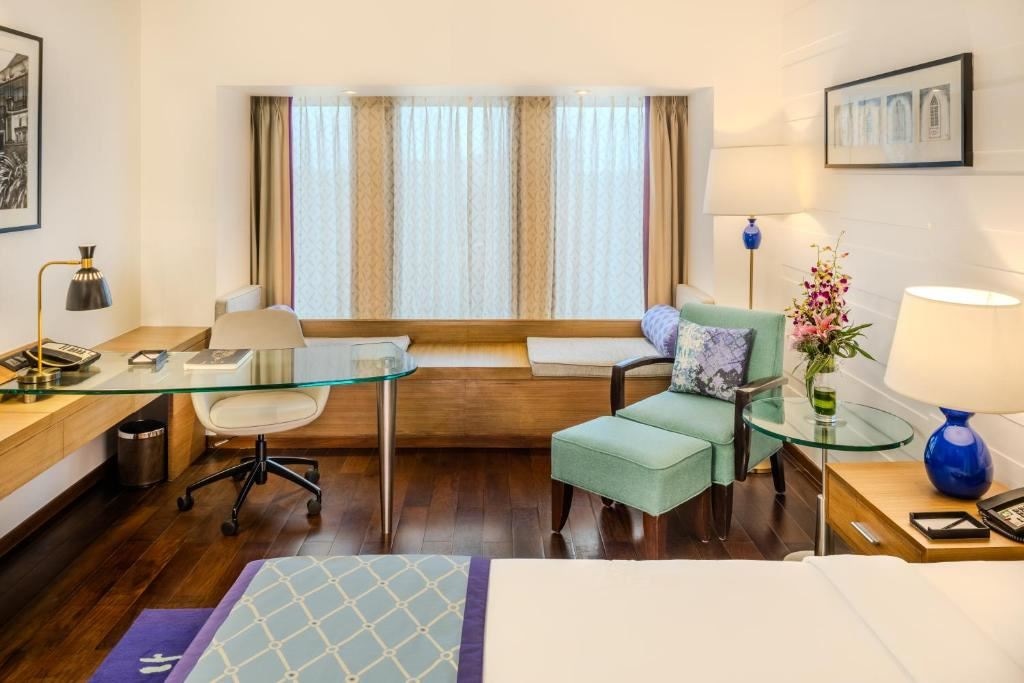 rooms-executive-room