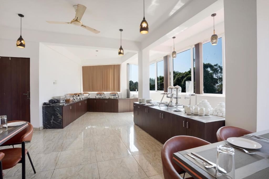 restaurants-restaurants