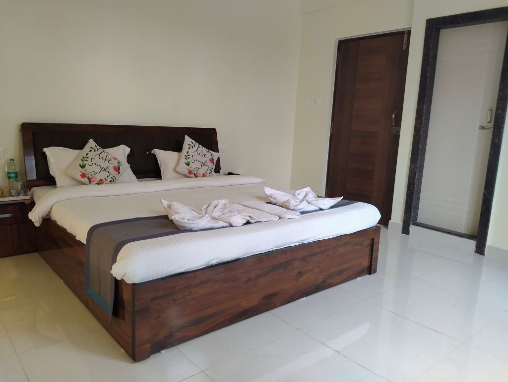 rooms-standard-ac-room