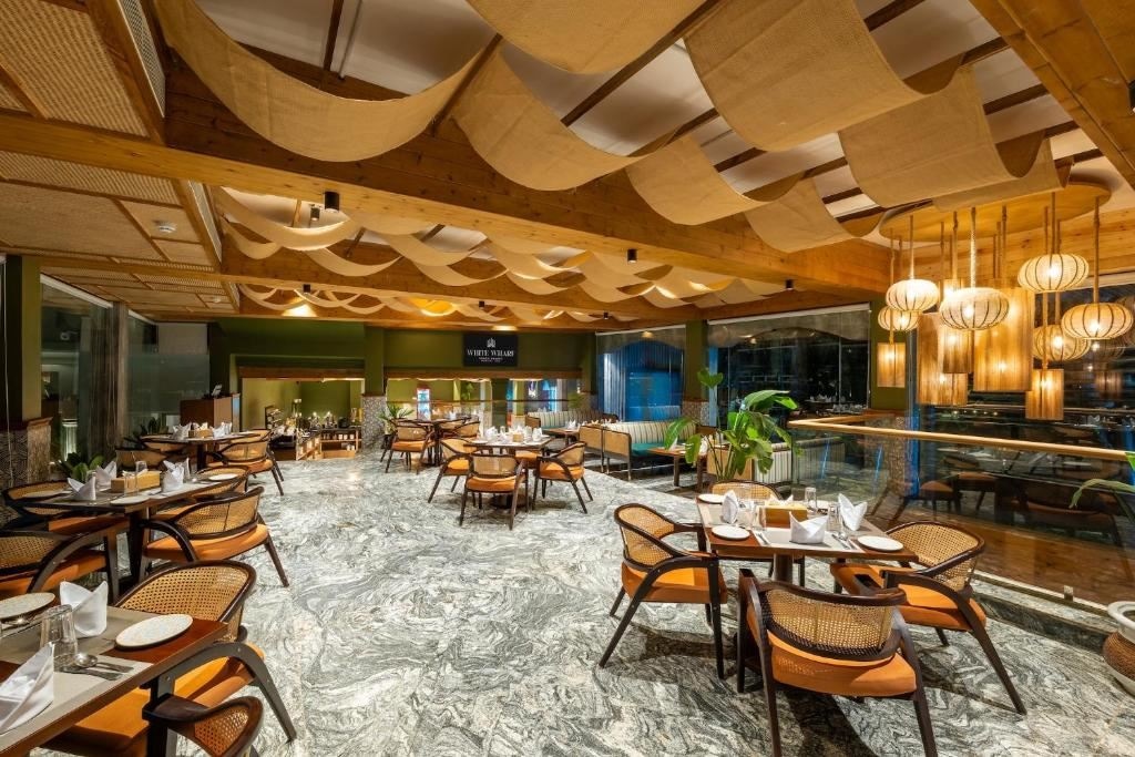 restaurants-restaurants