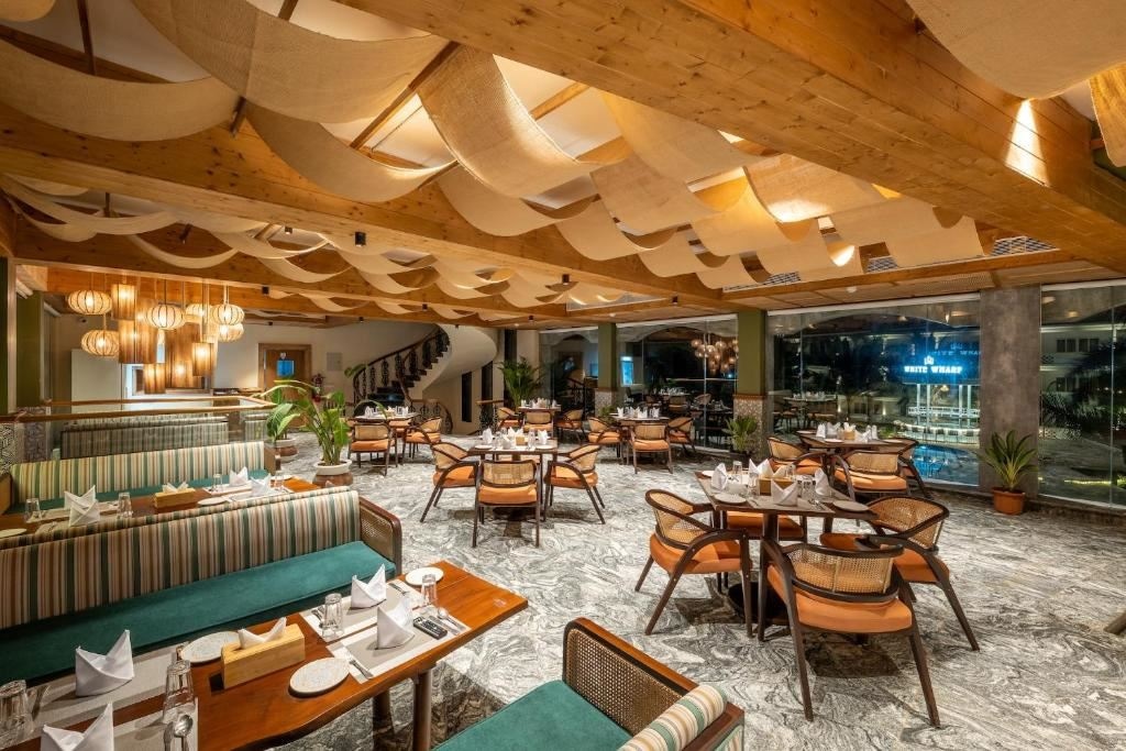 restaurants-restaurants