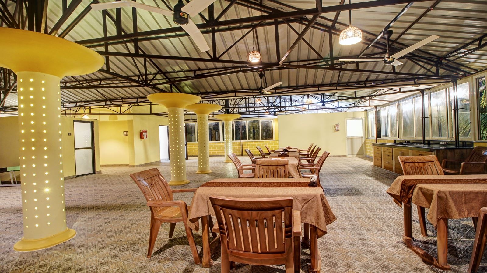 restaurants-restaurants