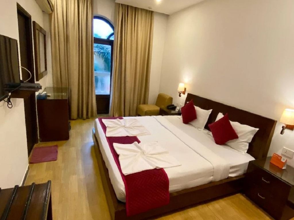 rooms-comfort-ac-with-balcony