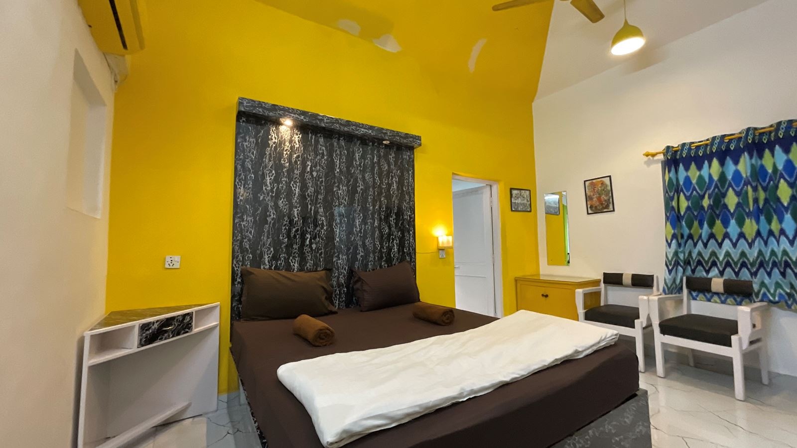 rooms-standard-ac-with-balcony