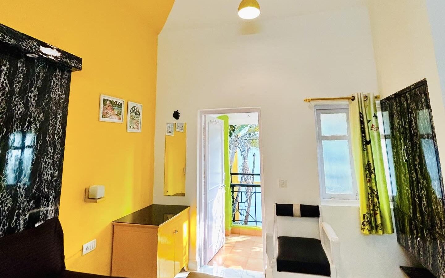 rooms-standard-ac-with-balcony