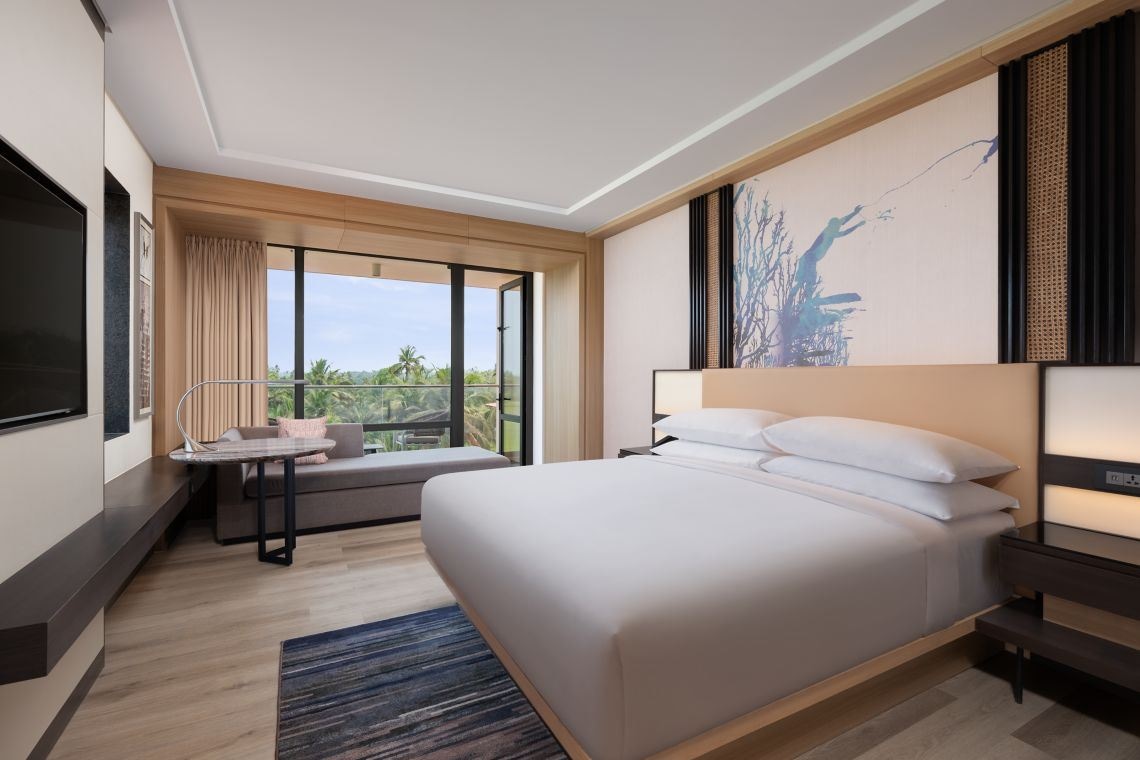 rooms-premium-ac-with-balcony