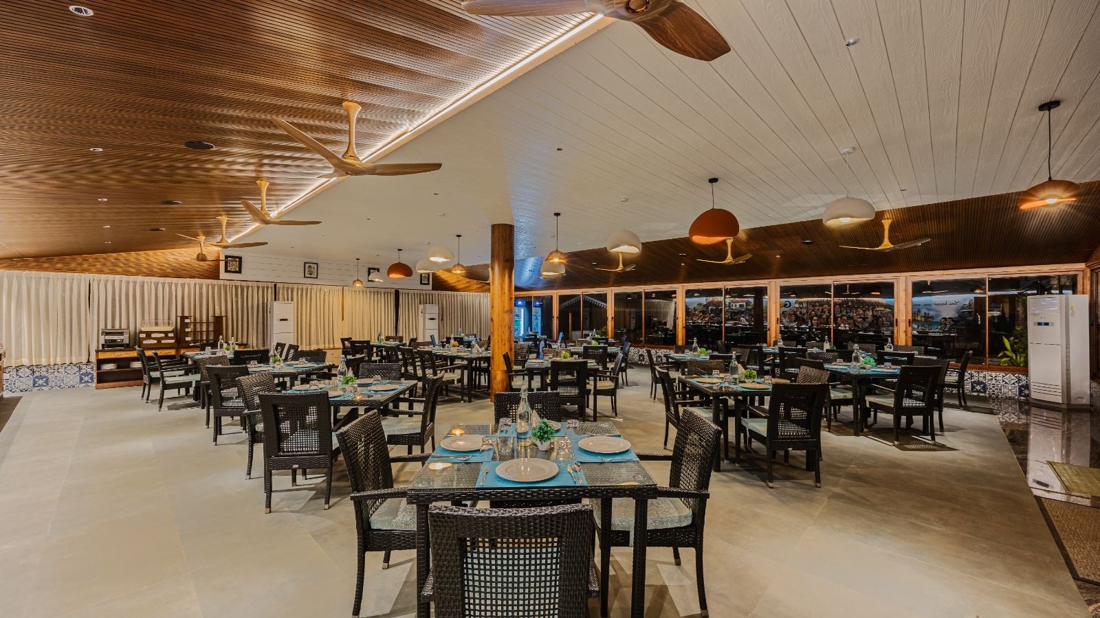 restaurants-restaurants