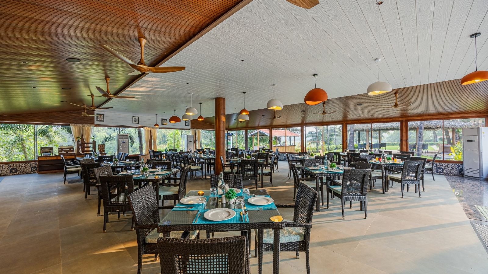 restaurants-restaurants