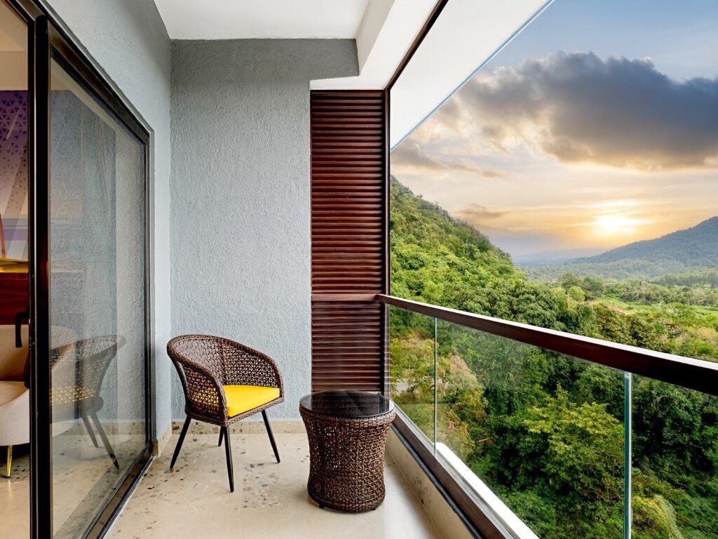 rooms-superior-sea-view-room-with-balcony