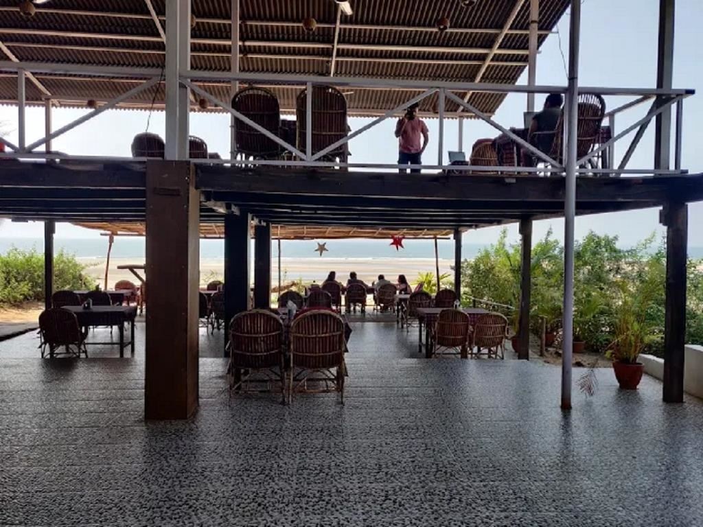 restaurants-restaurants