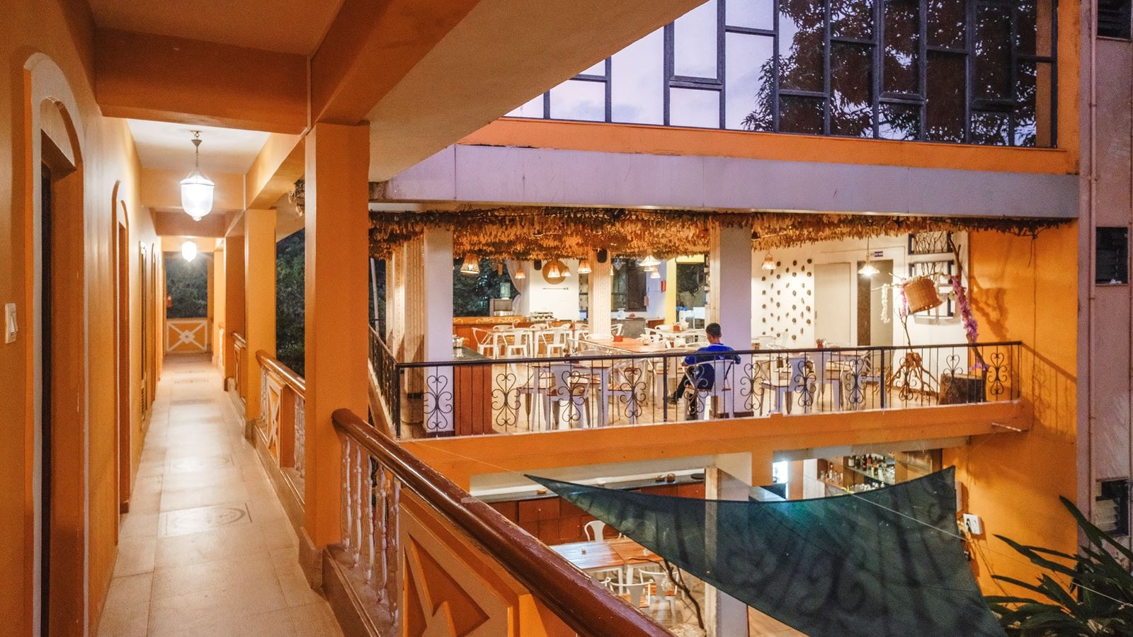 restaurants-restaurants