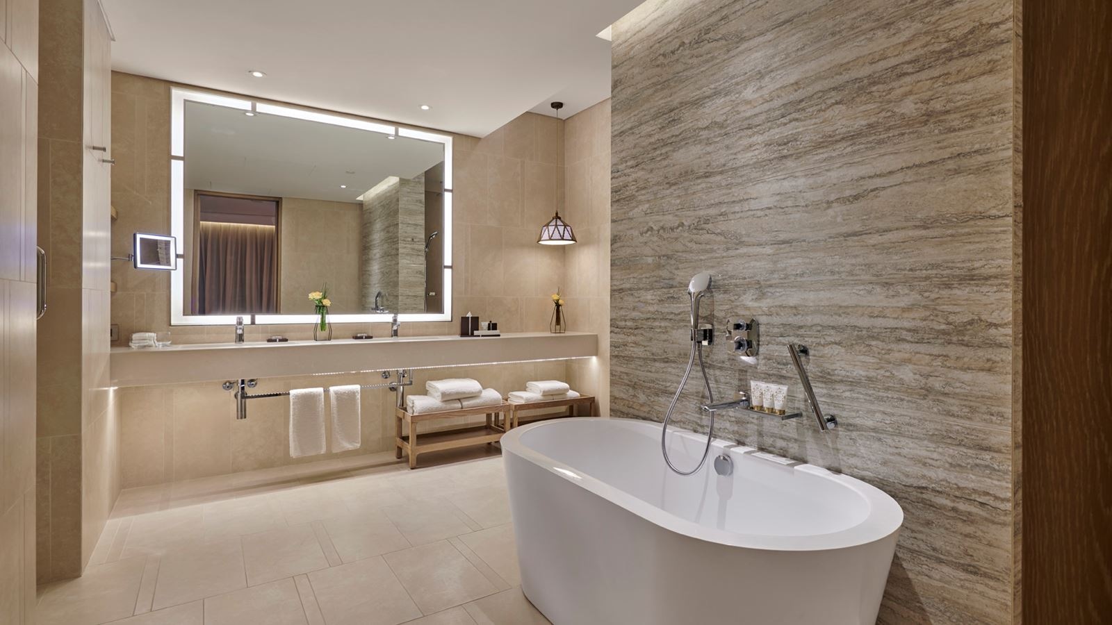 rooms-regency-club-room