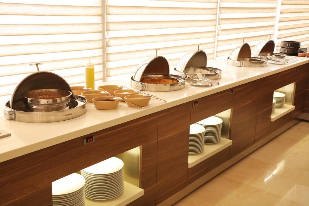 restaurants-lacosta-restaurant-and-terrace