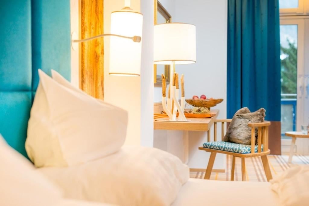 rooms-room-elegance-3-pax